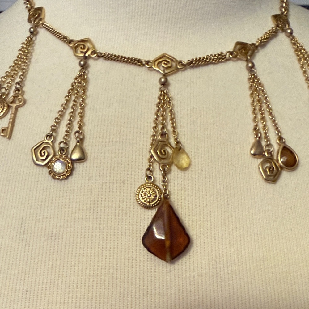 Vintage Gold-plated Pendant Fringe Necklace with Vintage Brown - Picture 5 of 9